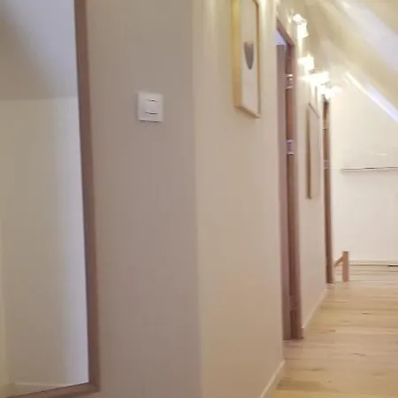 Soon - Maison De Roots Hébergement de vacances *