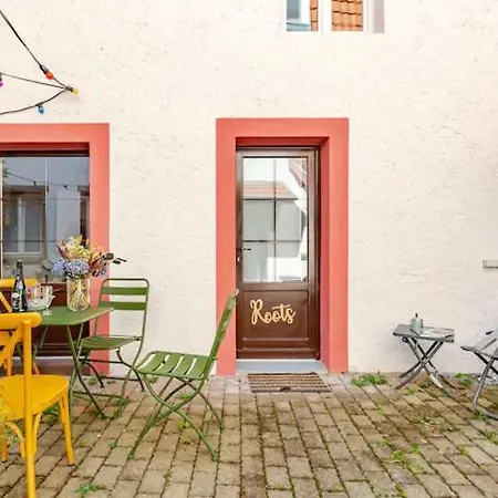 Soon - Maison De Roots Hébergement de vacances *